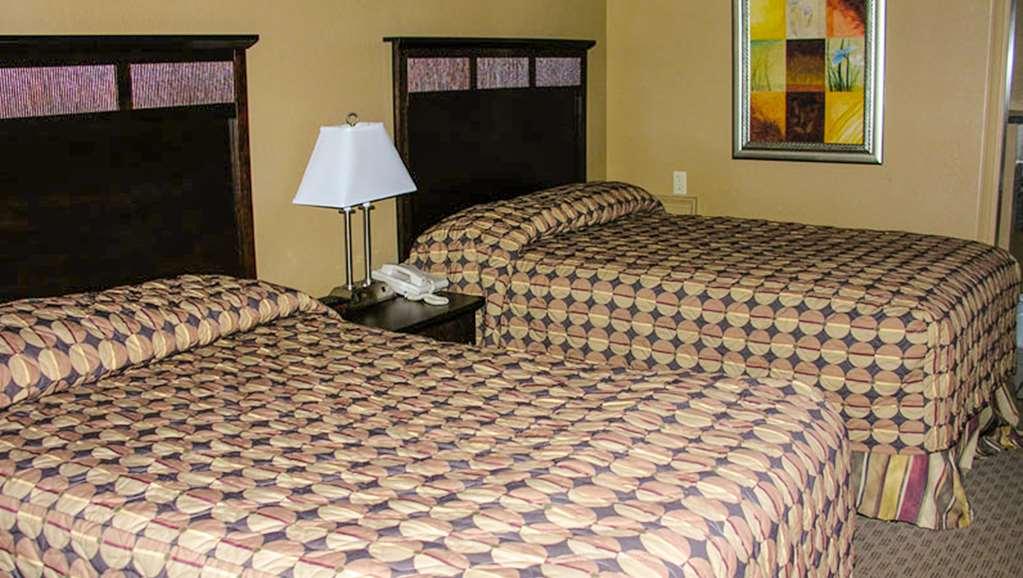 Fortune Inn & Suites Newport Room photo